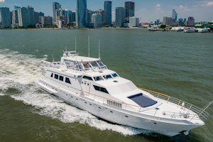Justine '97 yacht charter