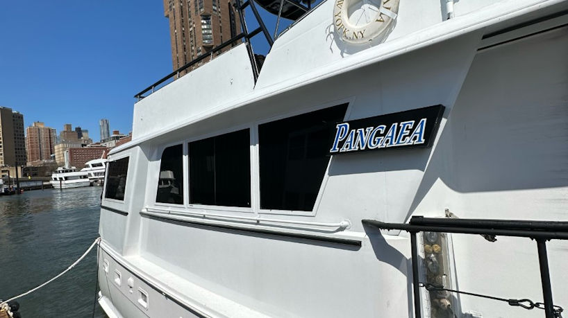 Pangea Yacht Charter - Starboard