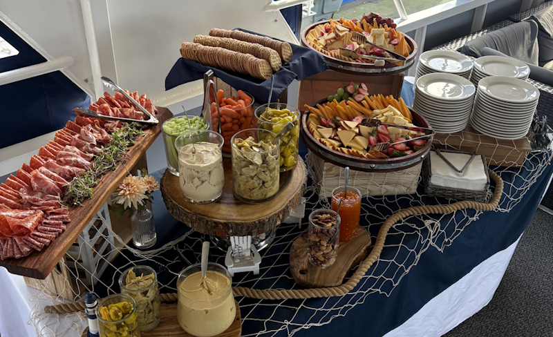 Charter Yacht Affinity Dining
