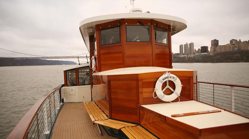 Manhattan III Bow
