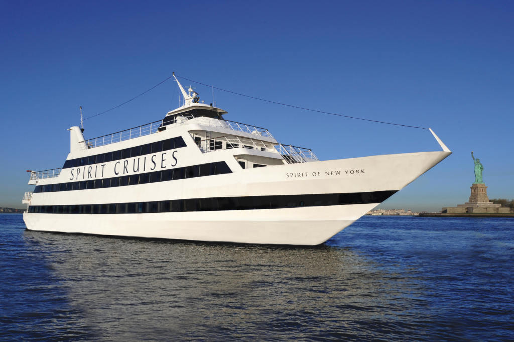 luxury yacht charter new york